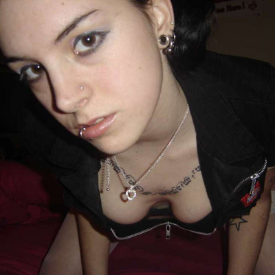 Busty Amateur Punk Chick Nude - Free Emo Girlfriend Porn - Goth Teen picture